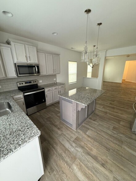 Building Photo - 5954 River Mdw Ct