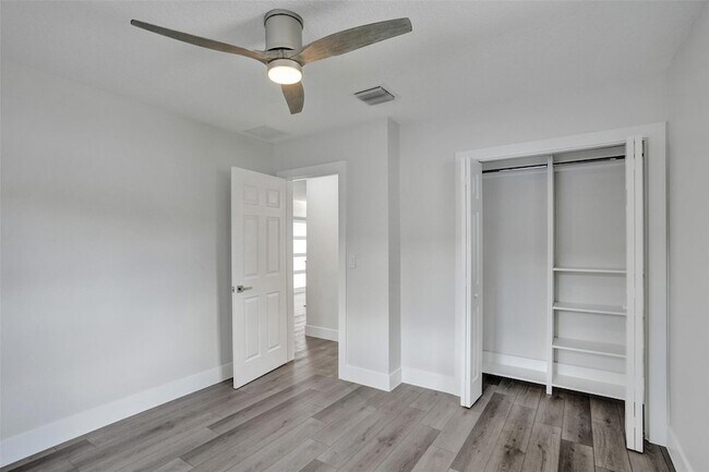 Building Photo - 5361 SW 7th St
