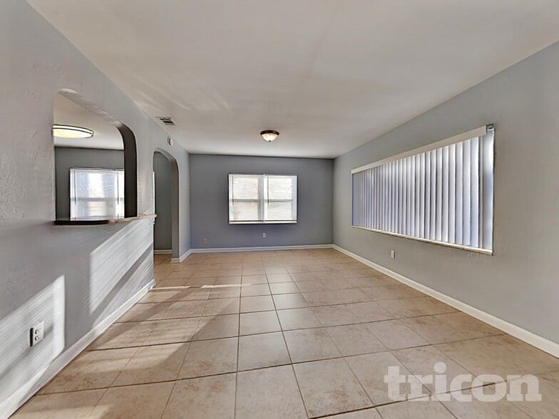 Building Photo - 4153 2nd Ave N