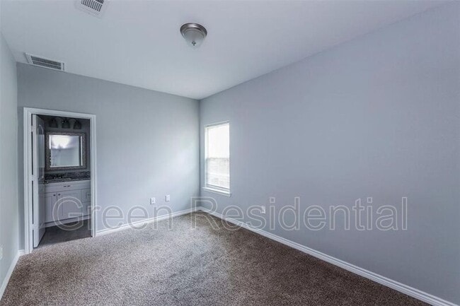 Building Photo - 16948 W Ivanhoe St