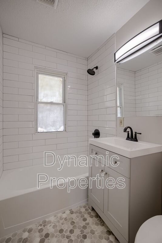 Building Photo - 3934 Monroe St