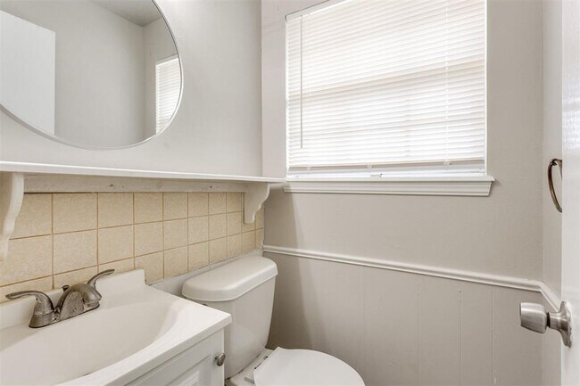 Building Photo - 2908 SW 62nd St