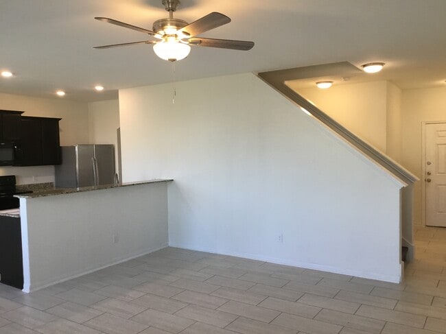 Building Photo - 1657 Amy Dr
