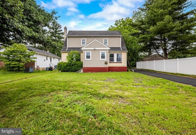 Building Photo - 505-A Evesham Rd