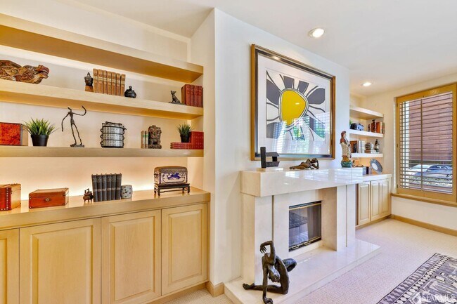 Building Photo - 1150 Sacramento St