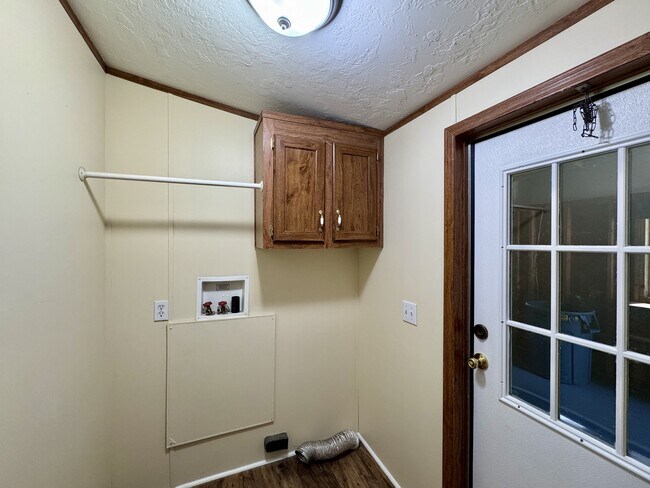 Building Photo - 229 Bateman Ln