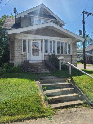Building Photo - 834 1st St NE