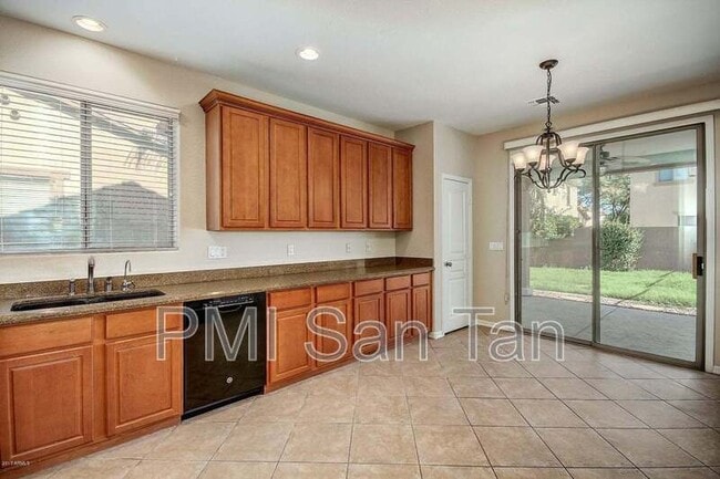 Building Photo - 21319 E Alyssa Rd