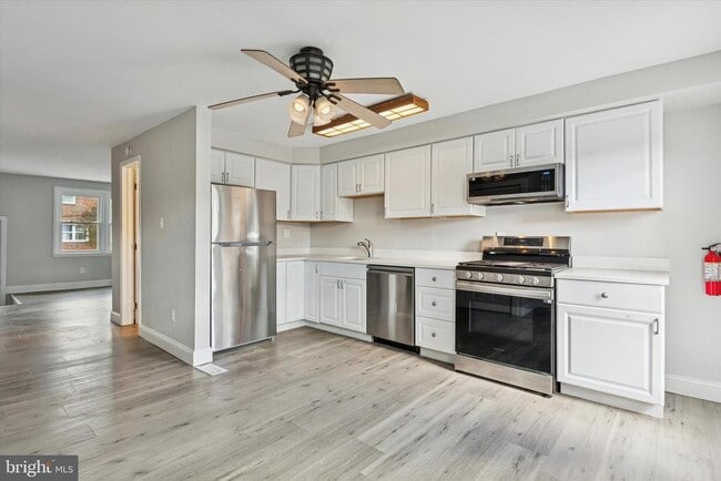 Primary Photo - 334 Mary St