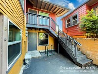 Building Photo - Located in the heart of Campus with free i...