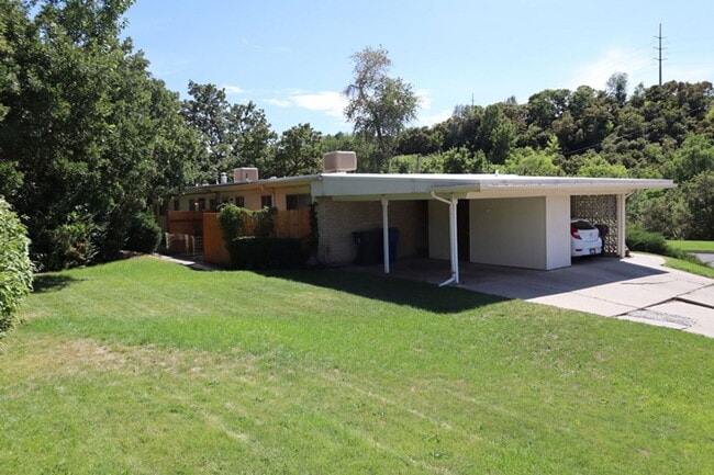 Primary Photo - 4606 S Adams Ave