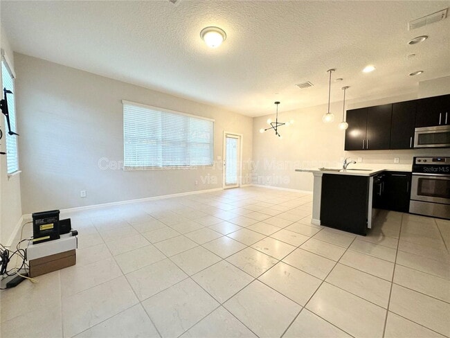 Building Photo - 122 Zamora Pl