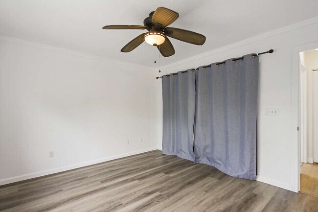 Building Photo - Updated Wildhorse Home | 2 Bed, 2 Bath | Corner Lot | Pets OK | W/D + Landscaping Included