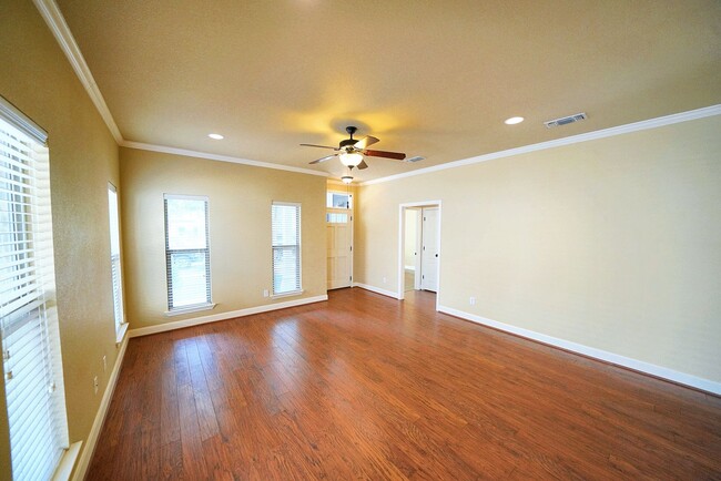 Building Photo - Charming Home in Cotton Crossing – Steps f...