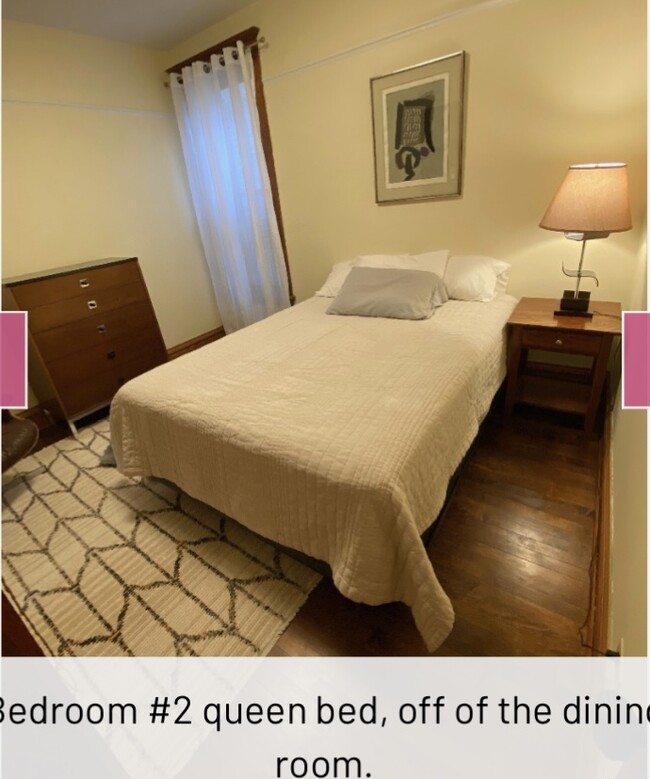 Queen Bedroom - 2515 N Mozart St