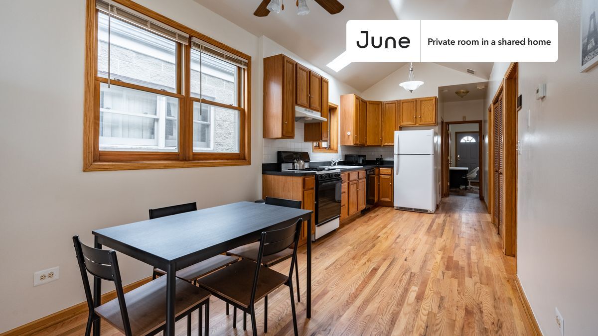 Building Photo - Room in Shared 3 bed/2 bath home