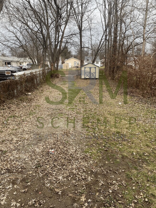 Building Photo - Updated Three Bedroom in West Louisville-Section 8 Accepted