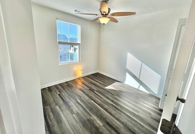 Building Photo - 2103 Portway Alley