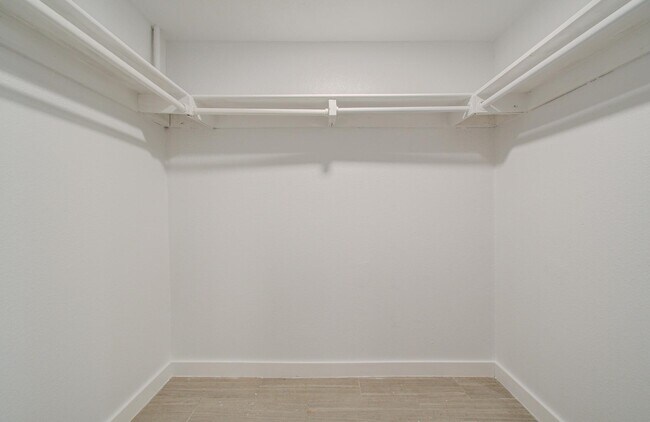 Building Photo - 417 Brook Hollow Dr