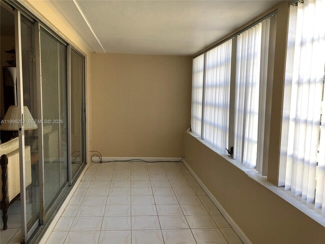 Building Photo - 16924 SW 112th Ct