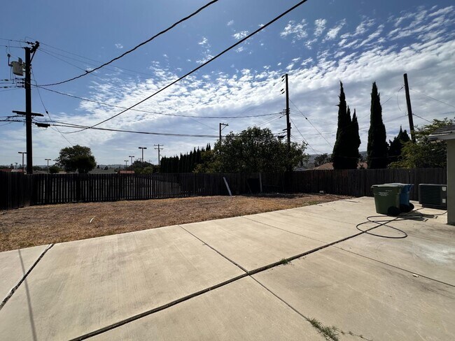 Building Photo - 2146 Cantaria Ave