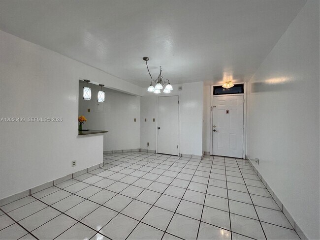 Building Photo - 215 Lake Pointe Dr