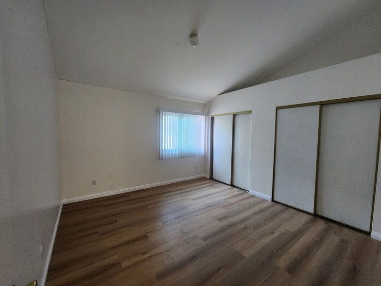 Largest Upstairs Bedroom - 625 S Osage Ave