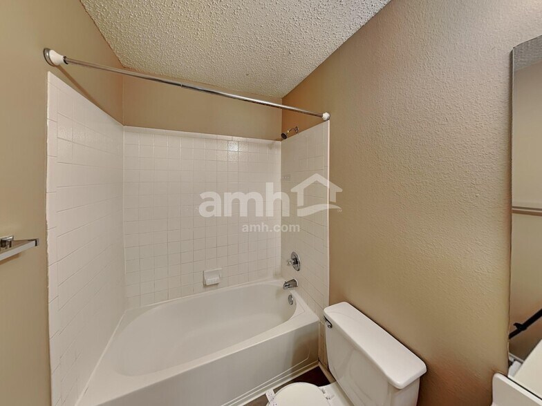 Building Photo - 769 Willow Crossing