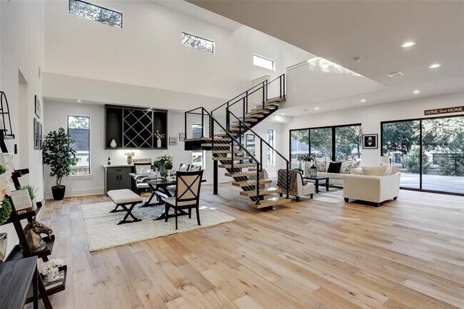 Building Photo - 3021 Maroneal St