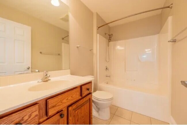 Building Photo - 590 Tall Oak Blvd NW