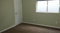 Building Photo - Beautiful Ogden Condo for Rent above Harri...