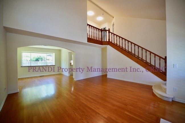 Building Photo - Available Now!  3 Bedroom San Rafael Home