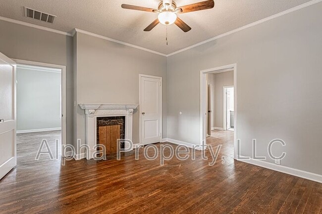 Building Photo - 56 Hutchins St