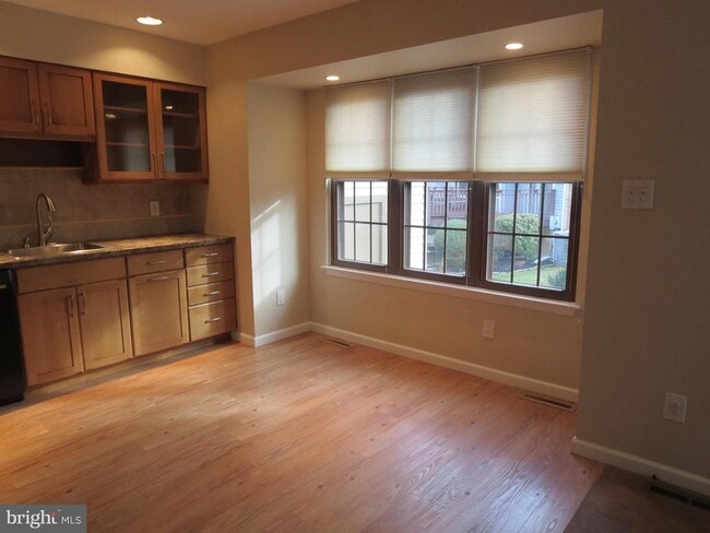 Building Photo - 32 Crofton Commons