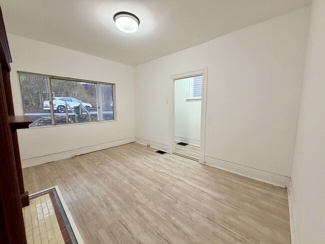 Building Photo - 1108 Oswin St