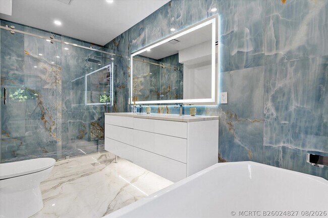 Building Photo - 207 Royal Palm Dr