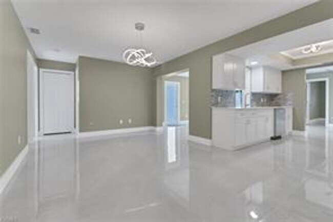 Building Photo - Elegant 3-Bedroom Pool Home in the Prestig...