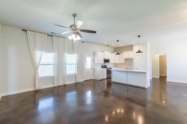 Building Photo - 246 Foxtrot Ln