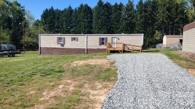 Building Photo - 124 Cove View Dr