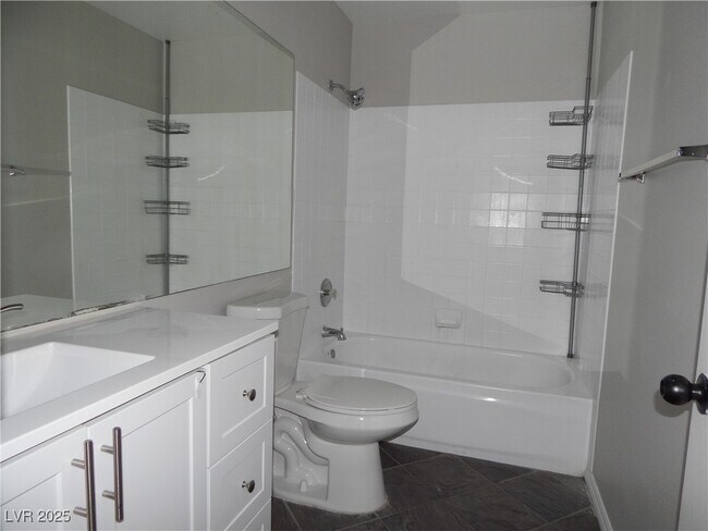 Building Photo - 1032 Sweeping Ivy Ct