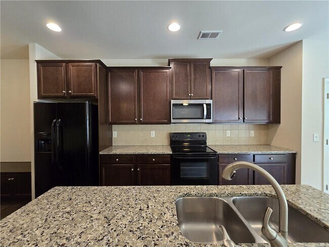 Building Photo - 1043 Blind Brook Cir