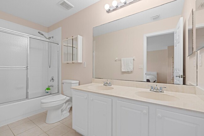 Building Photo - 16147 Sierra Palms Dr