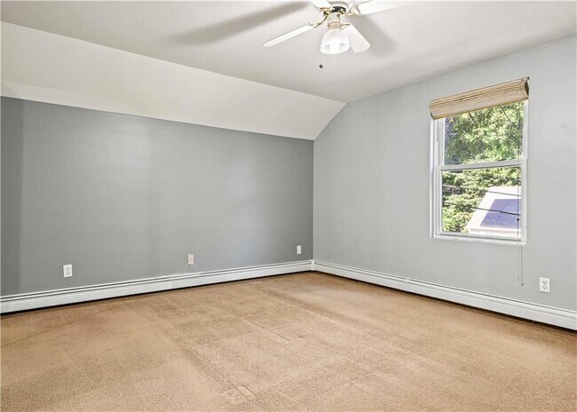 Building Photo - 24 Smith St