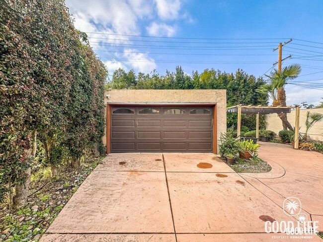 Building Photo - Beautiful Spanish Revival 3BR Home with Spacious Yard!