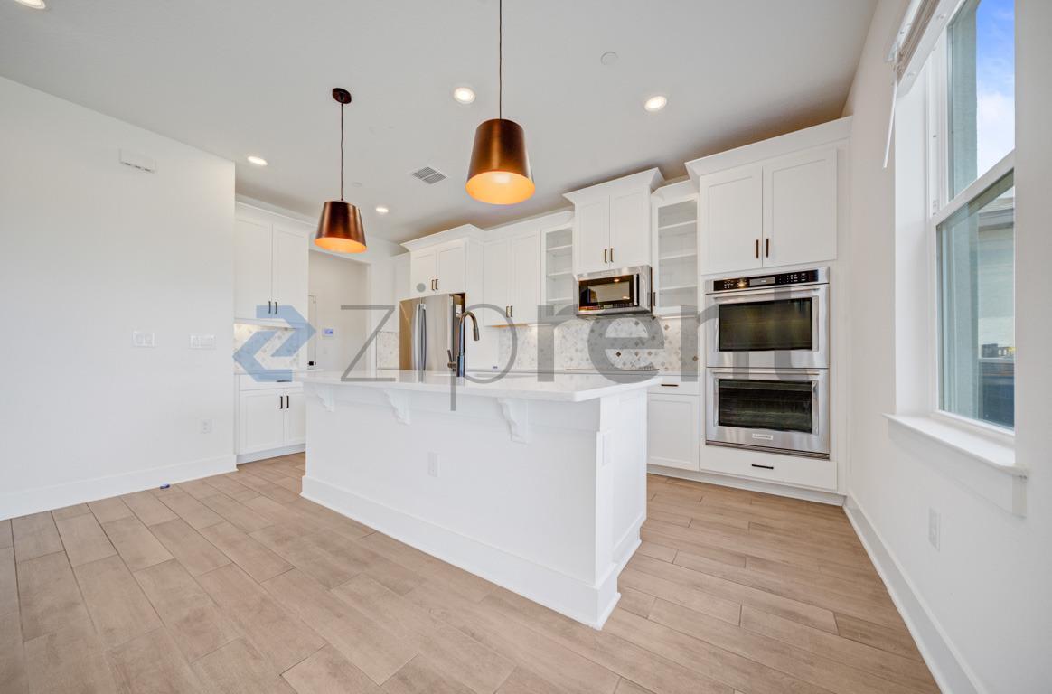 Building Photo - 534 Sun Chaser Dr