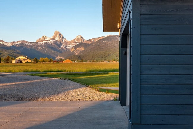 Building Photo - 2862 Grand Teton Rd