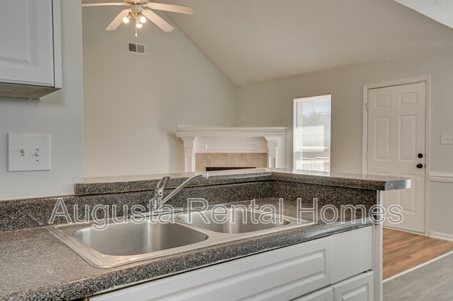 Building Photo - 409 Urial Dr