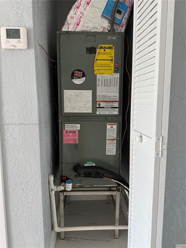 Building Photo - 555 NW 100th Terrace