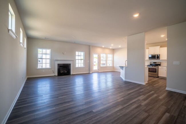 Building Photo - Stunning New Smart Home Palisades Area!