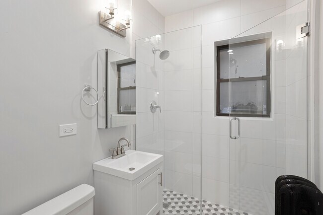 Building Photo - 1708 W Juneway Terrace